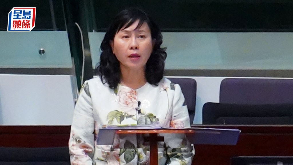 陳美寶表示運輸署已根據合約向營運商發出違約通知,追究其責任。資料圖片
