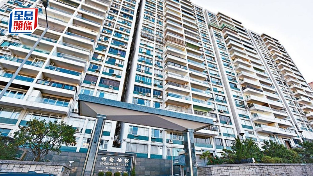 廿四孝父母7.3萬租松栢新邨 方便女兒上學