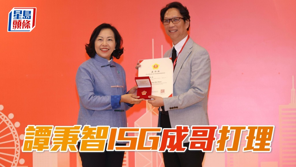 譚秉智(左)表示十九號拍賣會馬，將成為沈集成練馬師團體馬。