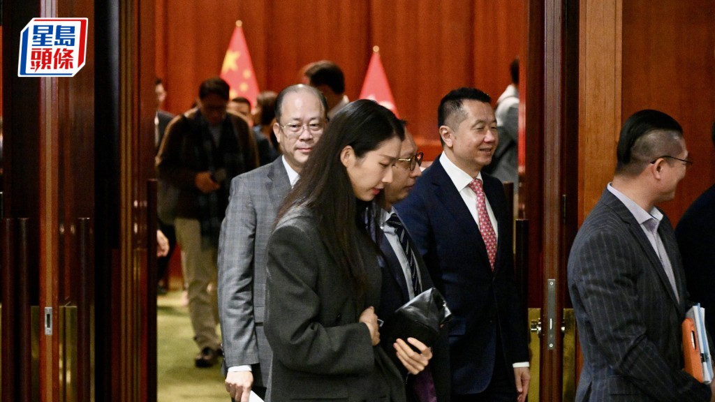 立法会宣誓彩排多人要「重读」 何君尧老猫烧须背稿失败 剑后江旻憓「一take pass」︱Kelly Online