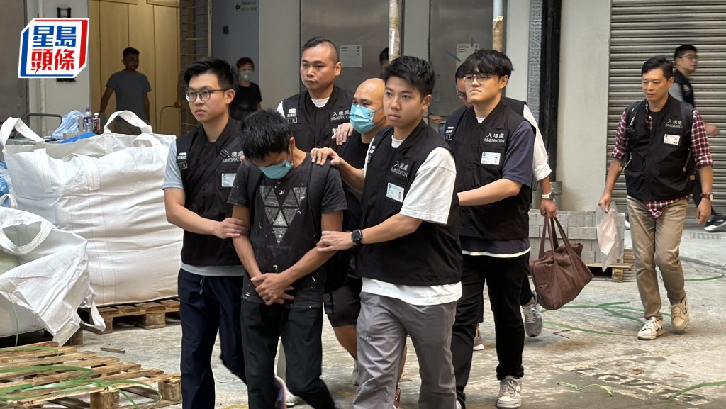 黑工︱鄧炳強：舉報熱線已簡化為「185185」 要求小紅書等平台移除招攬帖文