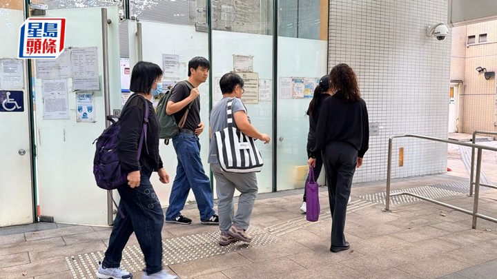 家屬認屍後離去。梁國峰攝