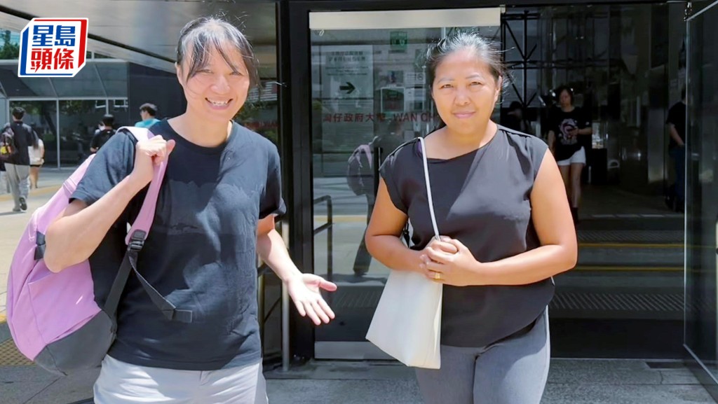 香港亚洲家务工工会联会代表（左）与Baby Jane Teodoro Allas的胞妹 Mary Ann Allas Pereira。资料图片