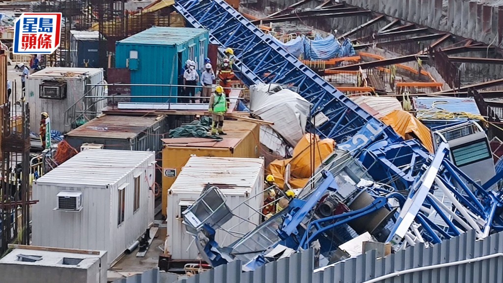 安達臣道塌天秤致命意外其中一死者家屬，興訟向精進建築等7承建商及相關公司索償。資料圖片
