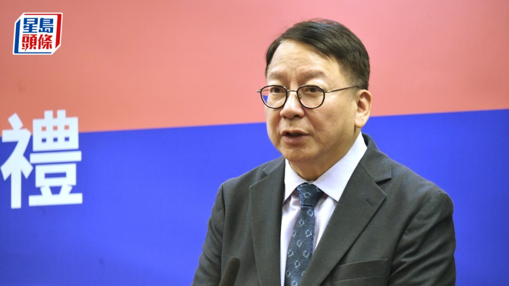 陳國基回應立法會帳委會報告書，指教育局會維修學校內損壞的旗杆。資料圖片
