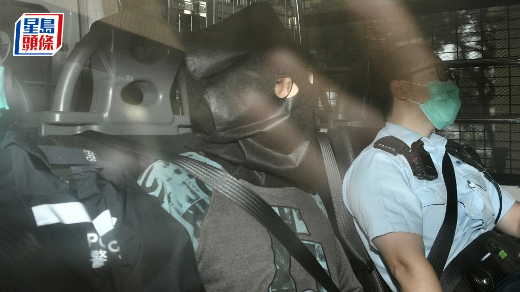 1989年西貢龍蝦灣謀殺案，62歲男子梅耀強今早被押往東區裁判法院提堂。陳浩元攝