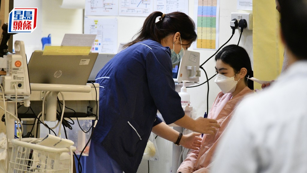 护士流失率由高位回落至6%   全职人数一年半增逾5%增至逾3万人