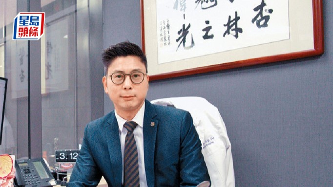 被指偷拍女子裙底的外科專科醫生謝得言,獲准押後答辯待醫生報告。資料圖片