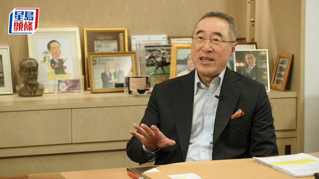 網上社交媒體平台出現一個以唐英年相片招徠的「唐英年論股」專頁,並沒有在社交媒體平台上開設名為「唐英年論股」的專頁,唐英年澄清與該偽冒專頁無關。資料圖片