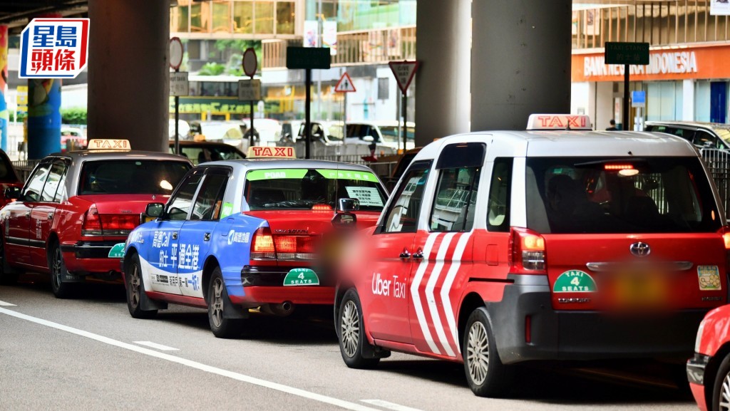 立法會日前通過規管網約車服務的4項附屬法例。資料圖片