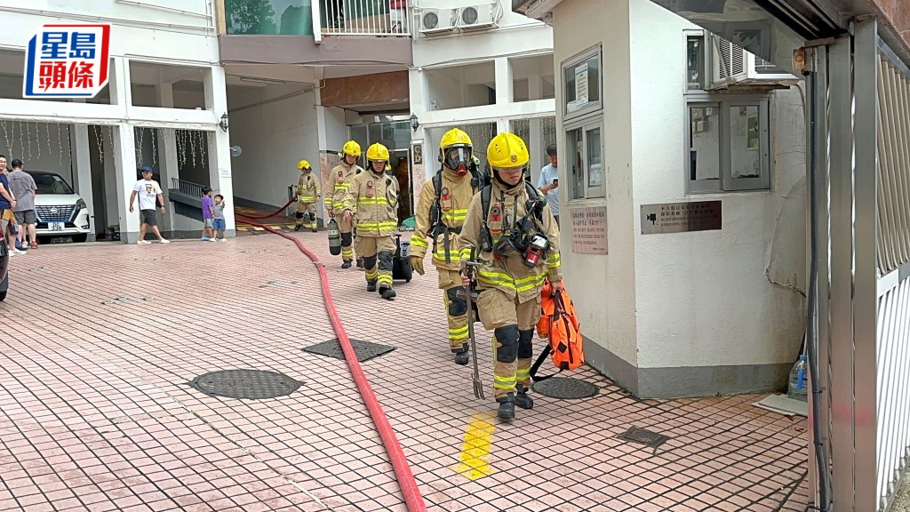 消防到場救熄。梁國峰攝