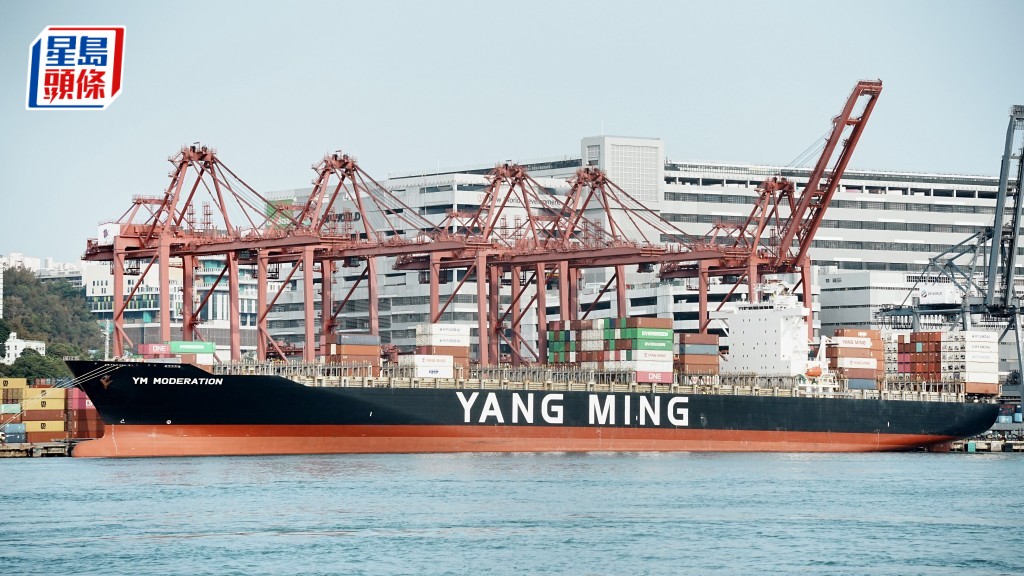 運輸及物流局向立法會經濟發展事務委員會建議，將負責推動航運及港口發展的首席助理秘書長（11）編外職位轉為常額職位，以長期深耕海運政策。資料圖片