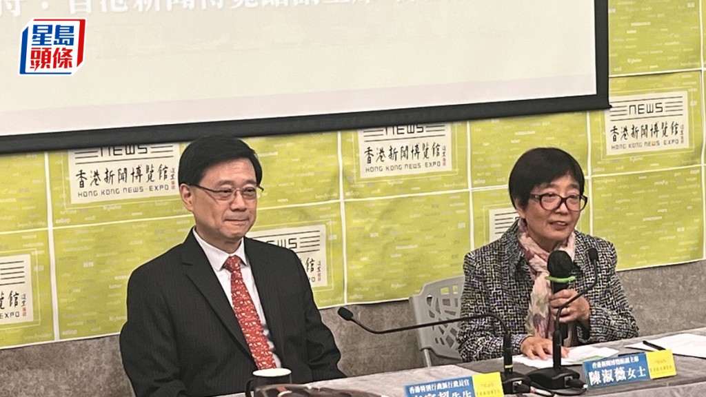 李家超對全政府團隊積極推廣區議會選舉感到告慰。郭詠欣攝