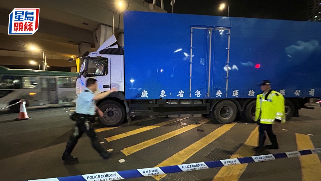 去年除夕夜，油麻地窩打老道與渡船街交界發生重型貨車撞斃清潔工事件。資料圖片