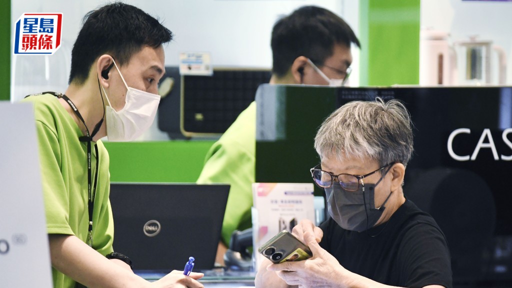 將本港優質醫療和專業服務與內地龐大銀髮市場對接，相信可以為本港經濟注入新動能。資料圖片
