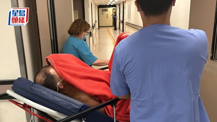 跑山男由直升機送往東區醫院搶救。梁國峰攝