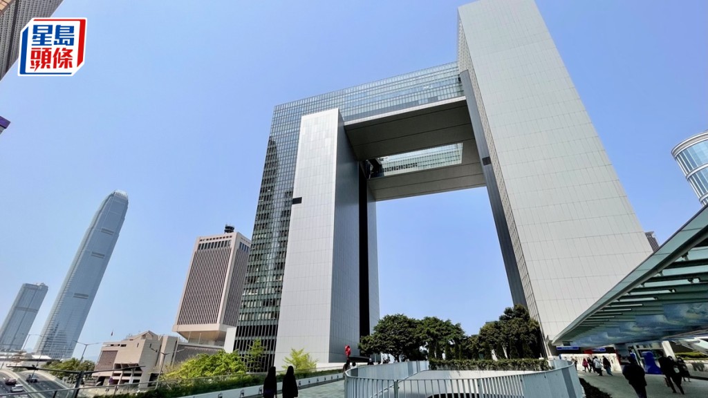 上年度政府錄逾千億赤字 財政儲備跌至7346億。資料圖片