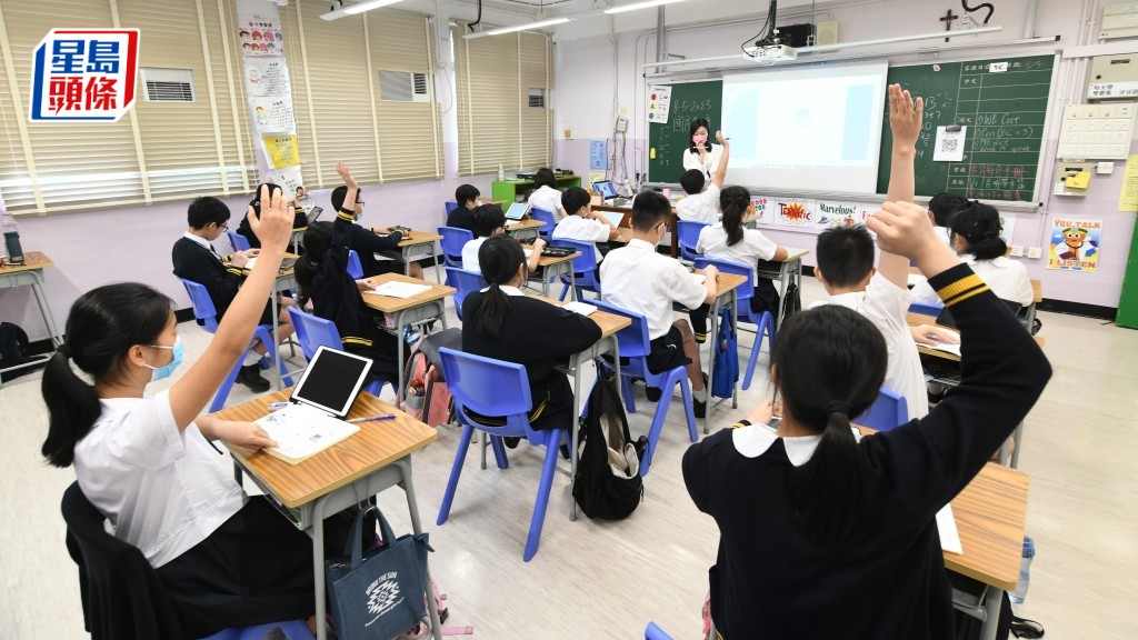 全港有7萬多名在職教師，教育局現正修訂《教育條例》，以完善教師註冊機制，引入執業證書和定期更新要求。資料圖片
