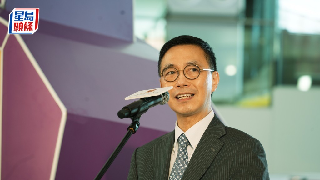楊潤雄指政府希望透過一系列「香港夜繽紛」活動,為市民提供更多夜間活動。資料圖片
