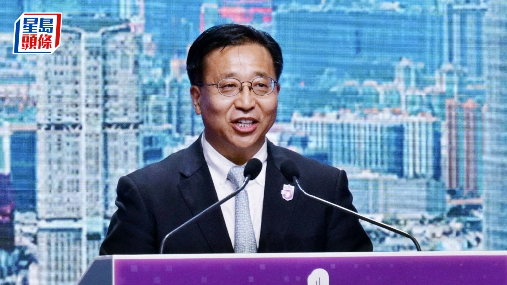 外交部驻港特派员公署特派员崔建春。