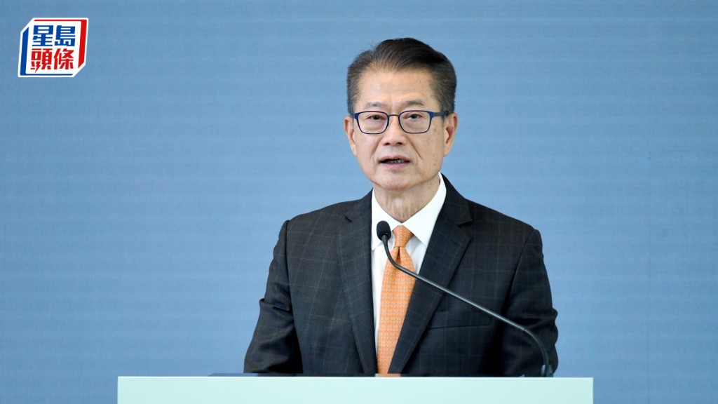陳茂波表示，會按「基建先行、創造容量」方針　加快落實《香港主要運輸基建發展藍圖》。資料圖片