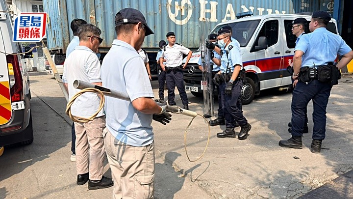 警方与渔护署联合行动。梁国峰摄