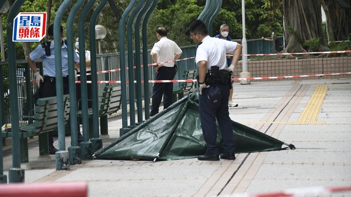 墮樓男子當場死亡。楊偉亨攝