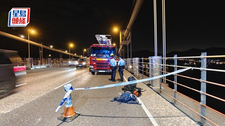 男子在青馬大橋跳橋，警方及消防進行搜索。