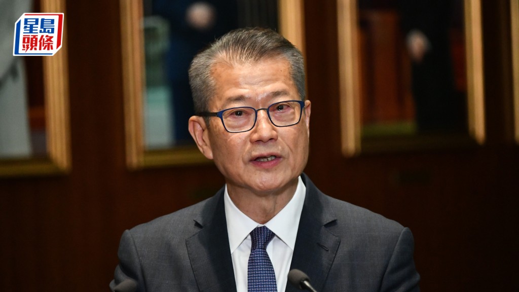 立法會三讀通過預算案 議員批「發債當收入」 陳茂波稱誤解：遠古沿用 無意掩飾政府收支