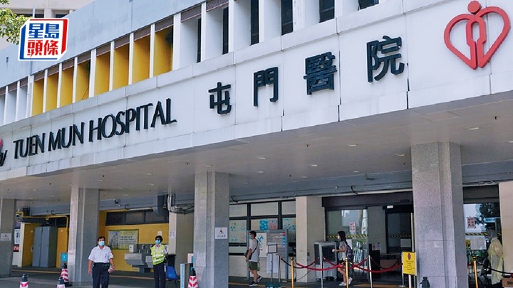 男工人被送往屯門醫院搶救。資料圖片