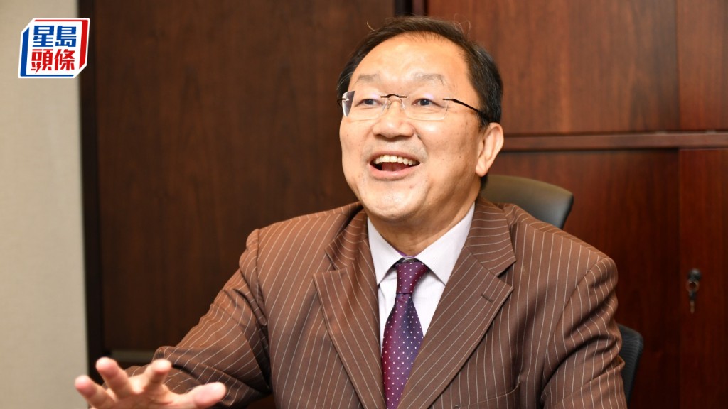 黃錦輝因涉嫌酒後駕駛及意外後沒有停車等四罪，中大暫停其行政職務。資料圖片