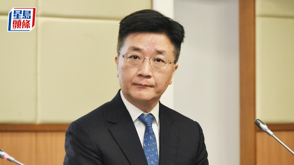 葉柏強指酒精無法殺滅腸病毒，提醒學童用梘液正確洗手至少20秒。資料圖片　