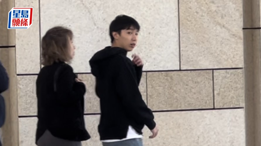 招文韜(右)自辯稱,案發日醉酒後不醉人事。