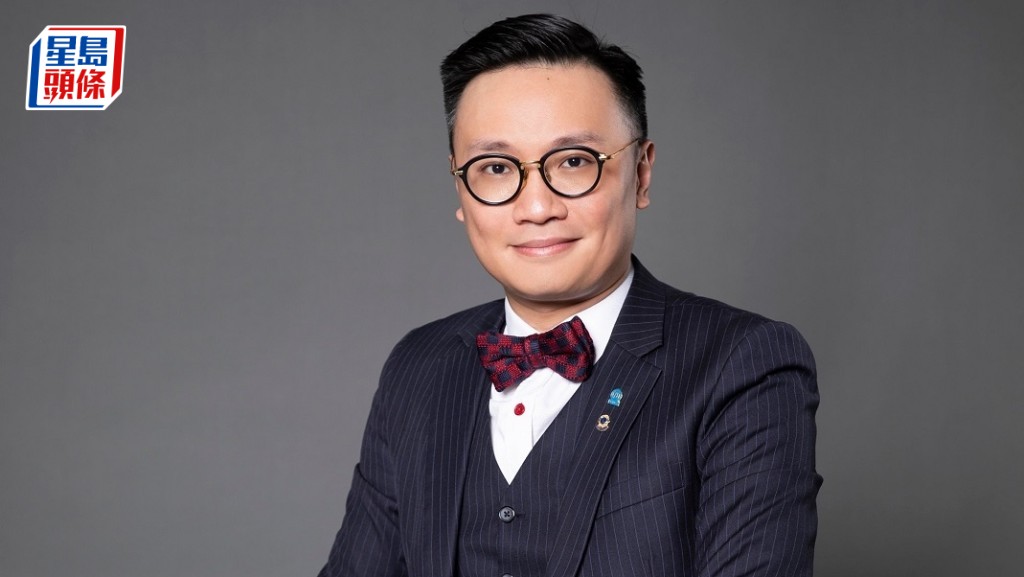 陸建廷首與12歲女童見面即性交拍片，奪去女童初夜，陸承認相關5罪，今日被判監3年7個月。