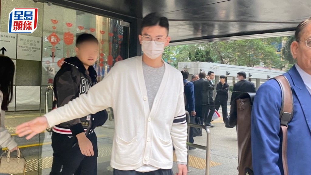 第三被告司徒詠祖(白衣)求情稱案發只有21歲「某程度少不更事」。蘇芷榆攝