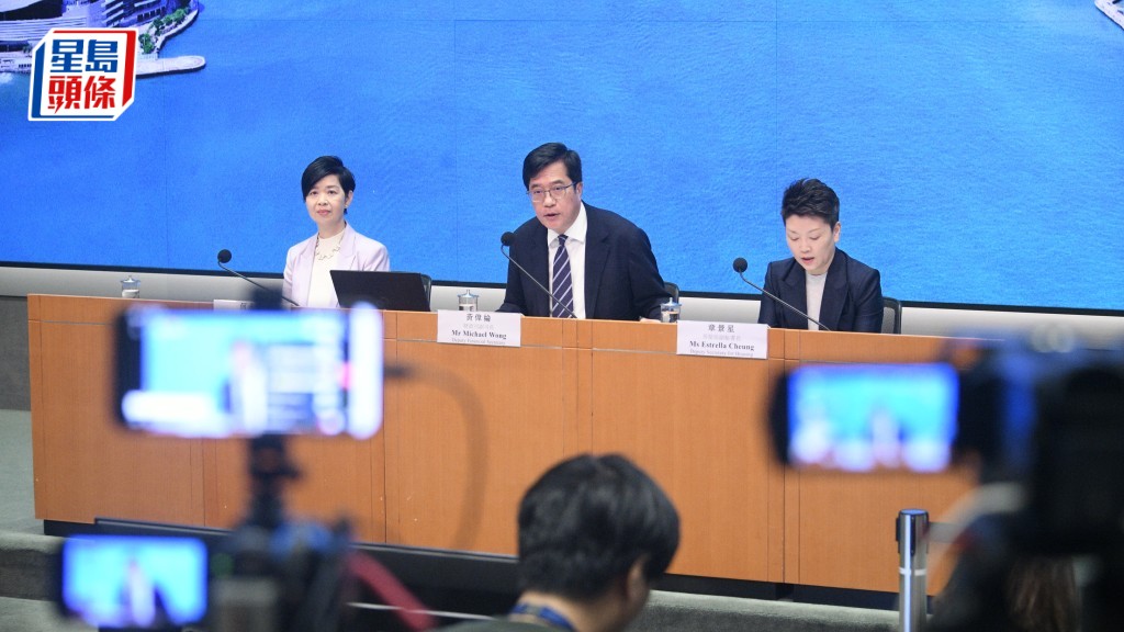 財政司副司長黃偉綸今日召開記者會，公布大埔宏福苑長遠居住安排方案。