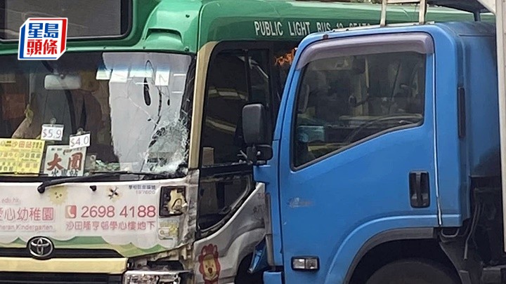 貨車撞到小巴。fb:馬路的事討論區