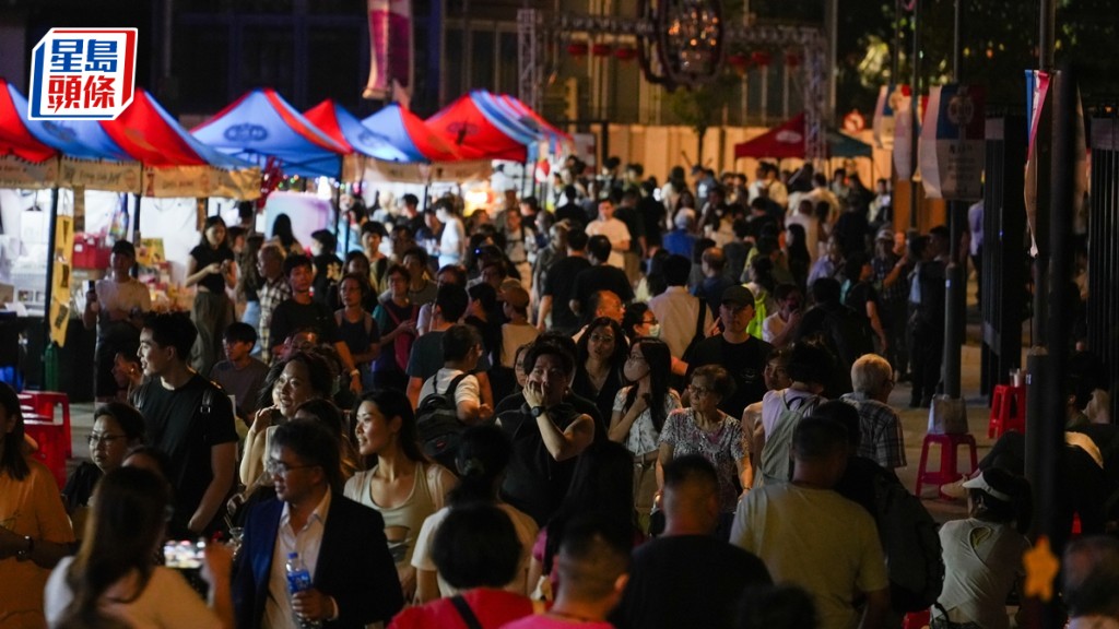 黃家和認為「香港夜繽紛」可以帶動消費氣氛，建議恆常化「夜繽紛」活動。資料圖片