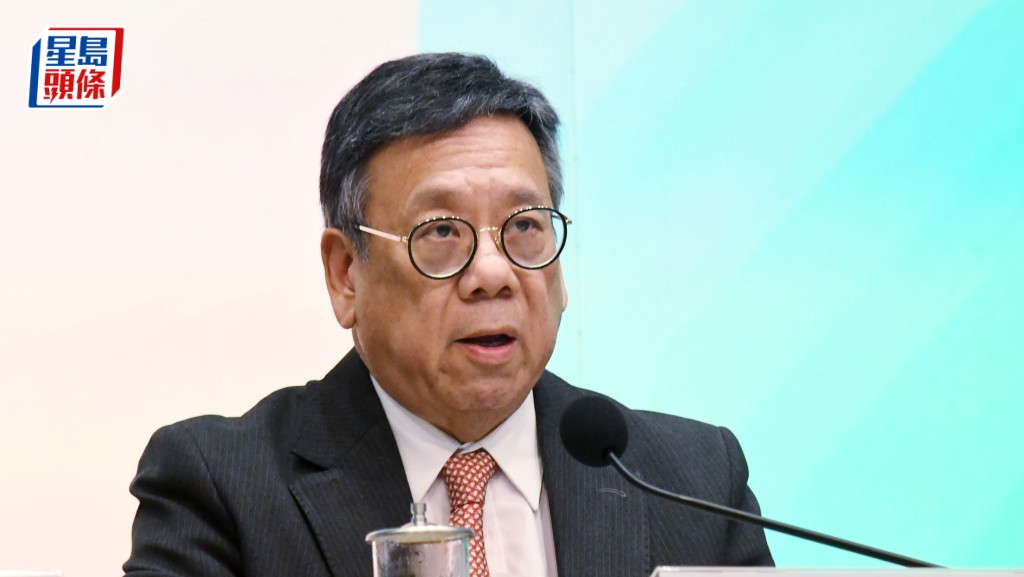 商務及經濟發展局局長丘應樺表示，計劃今年第四季就規管預繳式消費展開公眾諮詢。資料圖片