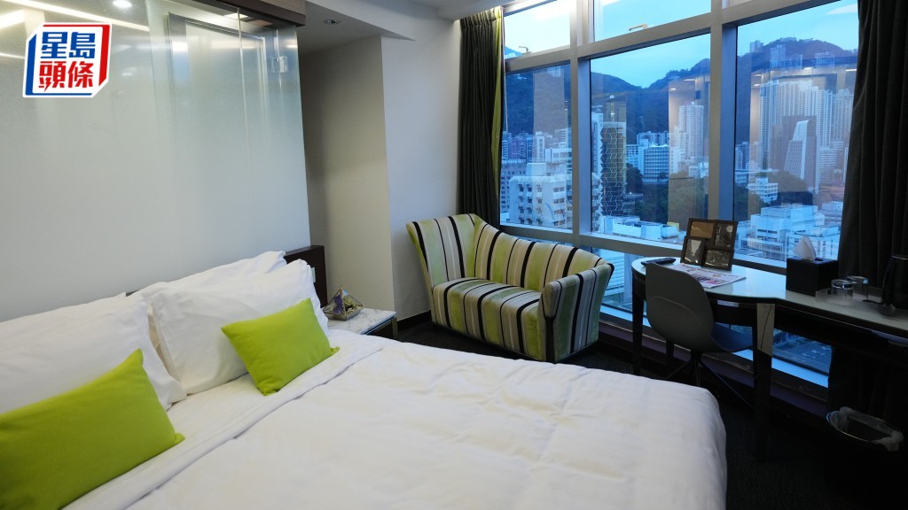 由於臨近歲晚，青年聯會與業主紀惠集團商量後，決定延長租戶遷出限期一個月。