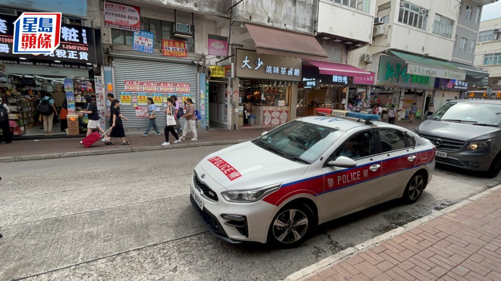 燒味餐廳發生傷人案，警員到場調查。楊偉亨攝