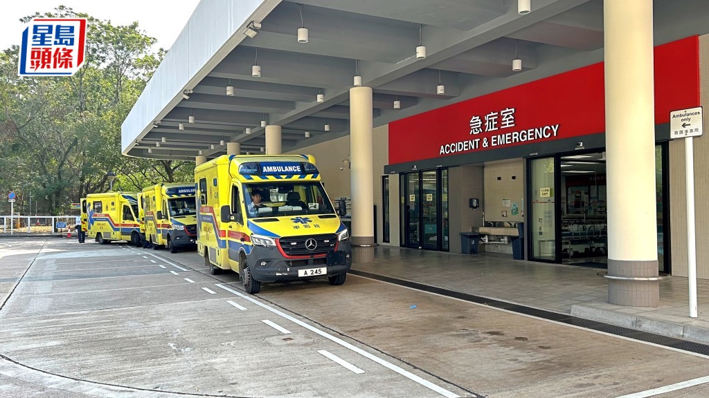 事主獲救後送院檢驗。蔡楚輝攝