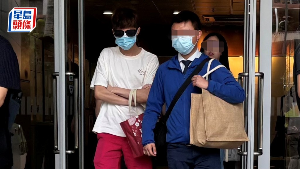方金明(太陽眼鏡)獲裁定3罪脫。陳子豪攝