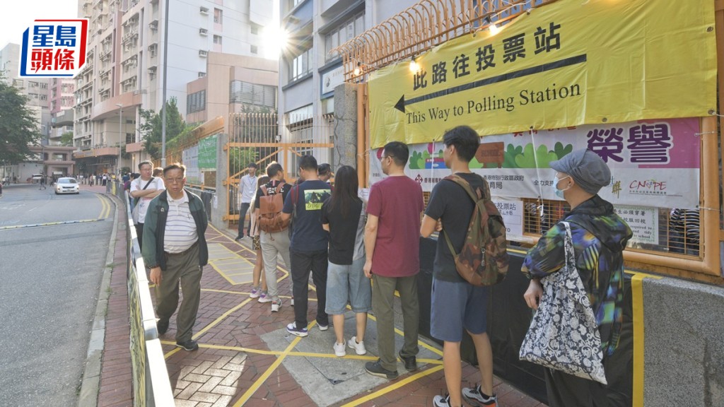 社署接約180長者中心申請，在區選投票日提供便利會員投票措施。資料圖片
