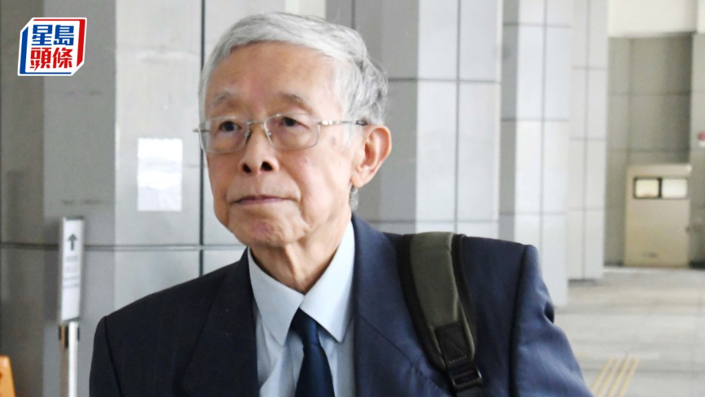 张柏芝一方传召笔迹专家梁时中庭上力证，涉事合约上的张柏芝签名属冒签。何健勇摄