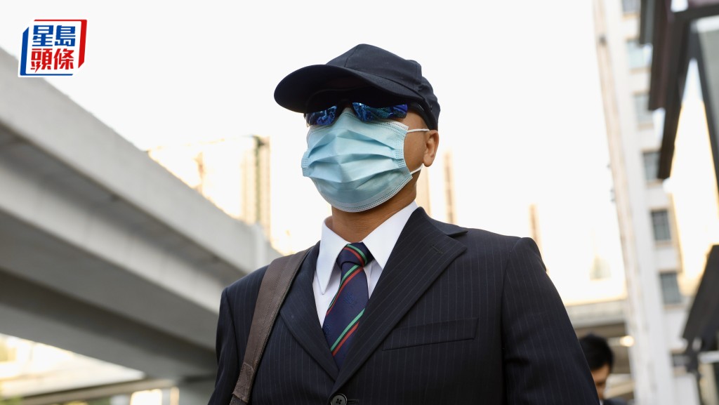 被告蔣定邦警誡下稱,將冷氣被蓋過兒子頭部,因想兒子睡覺,不想他受光線影響。劉駿軒攝