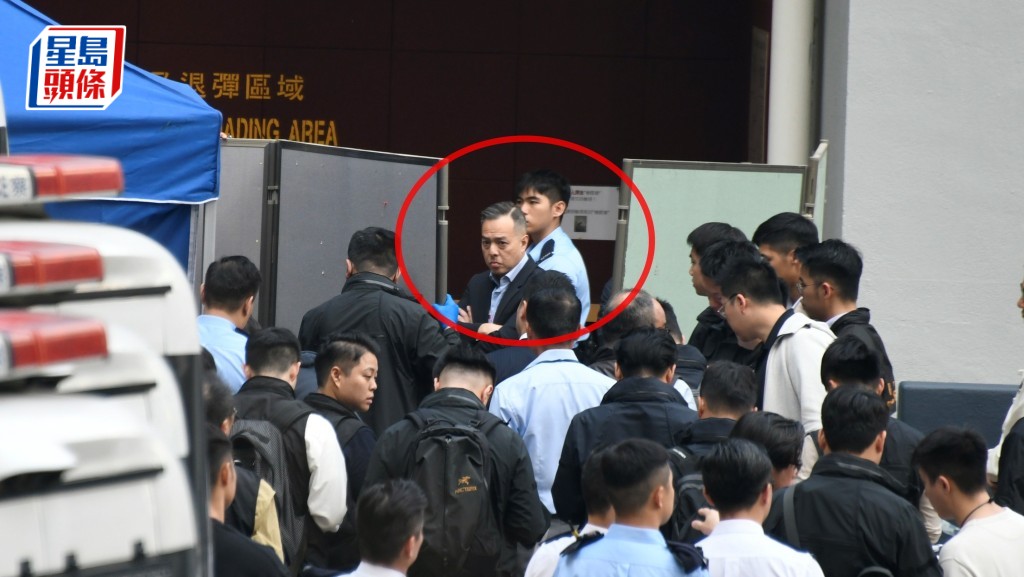 警務處處長周一鳴到警署了解事件。梁國峰攝