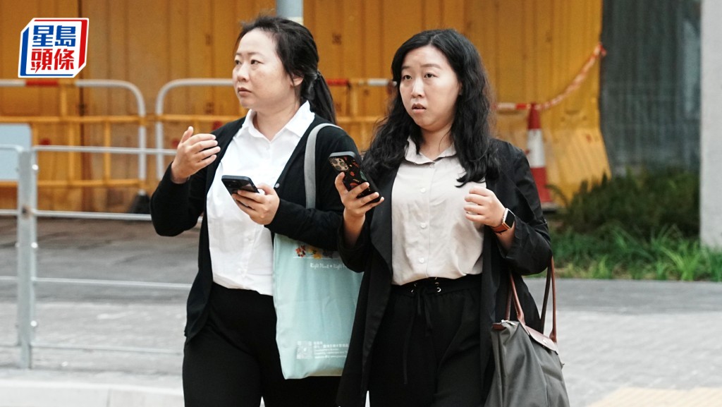 左起被告廖綺瑩與廖綺霖。資料圖片