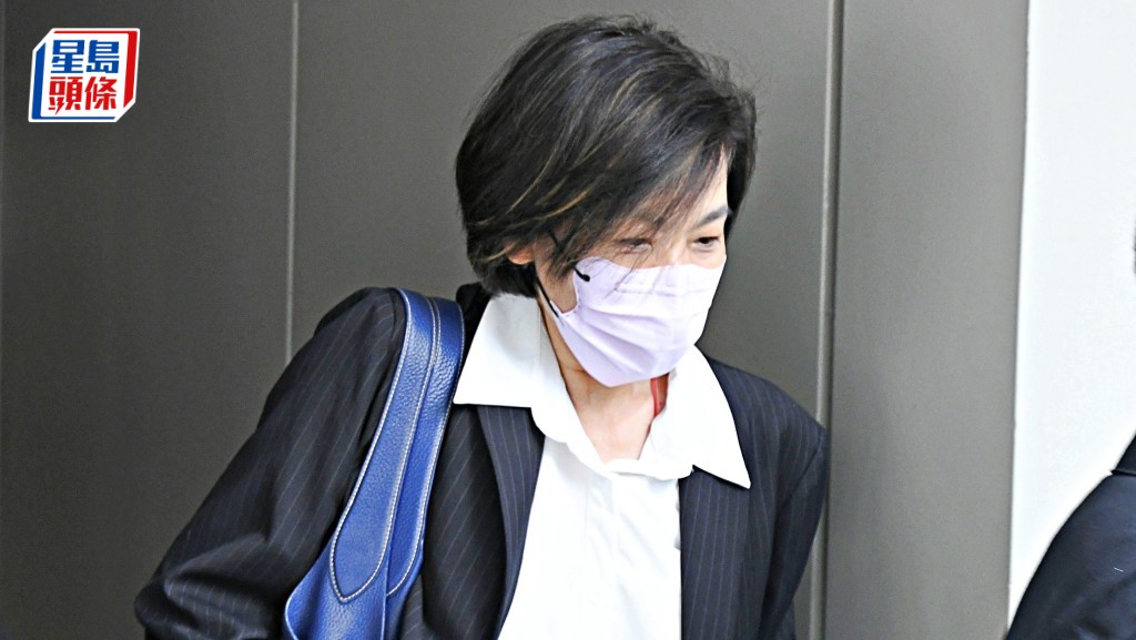 張柏芝助手周靜儀否認為隱瞞對張柏芝不利訊息，謊稱手機掉進馬桶。何君健攝