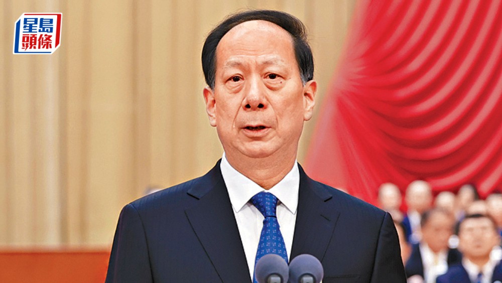 學者出身的石泰峰身兼中央政治局委員、中央書記處書記、全國政協黨組副書記兼第一副主席,以及中央統戰部部長。 新華社